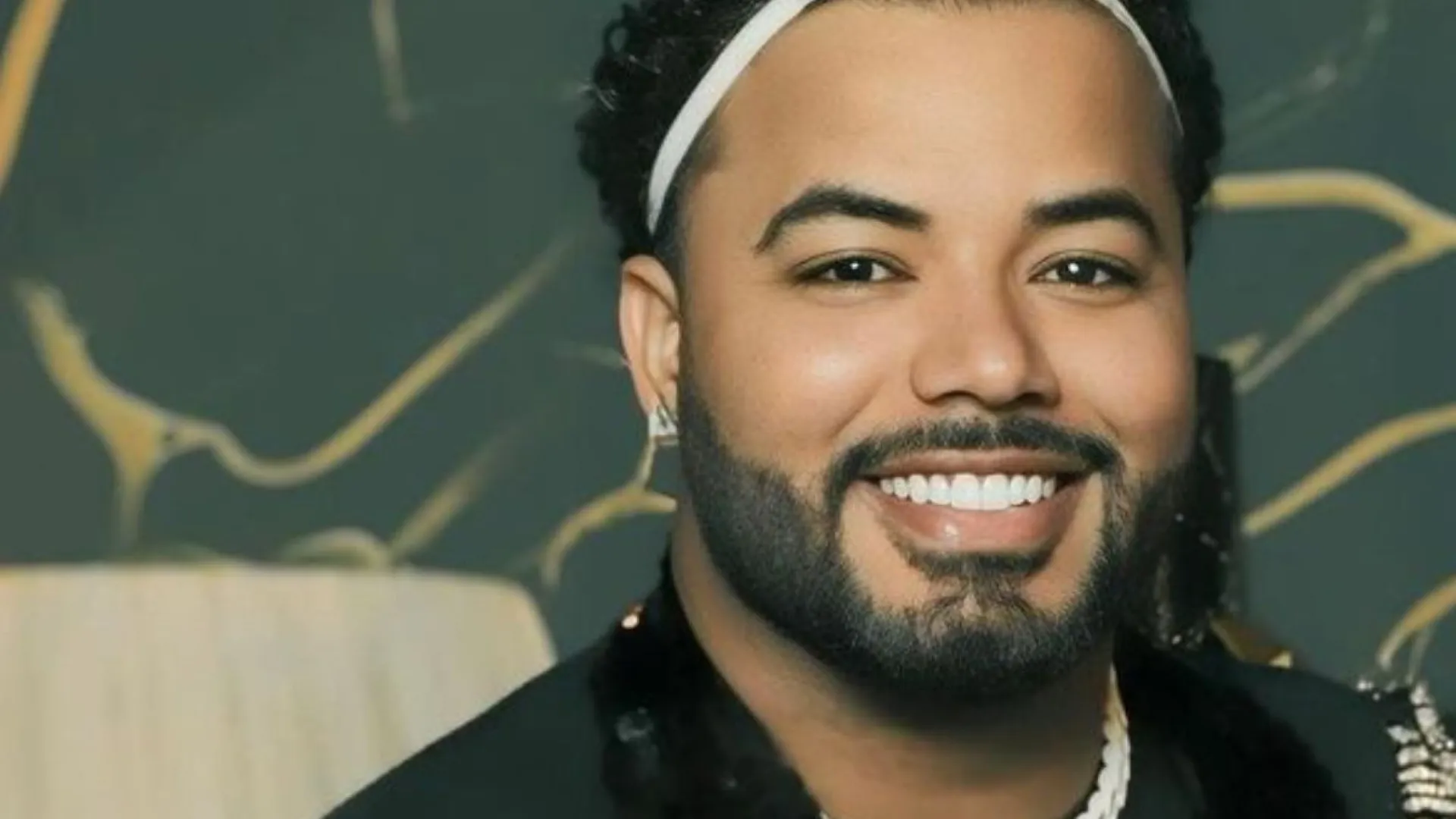 Ex-funcionários revelam rotina na mansão onde Hytalo Santos morava com adolescentes