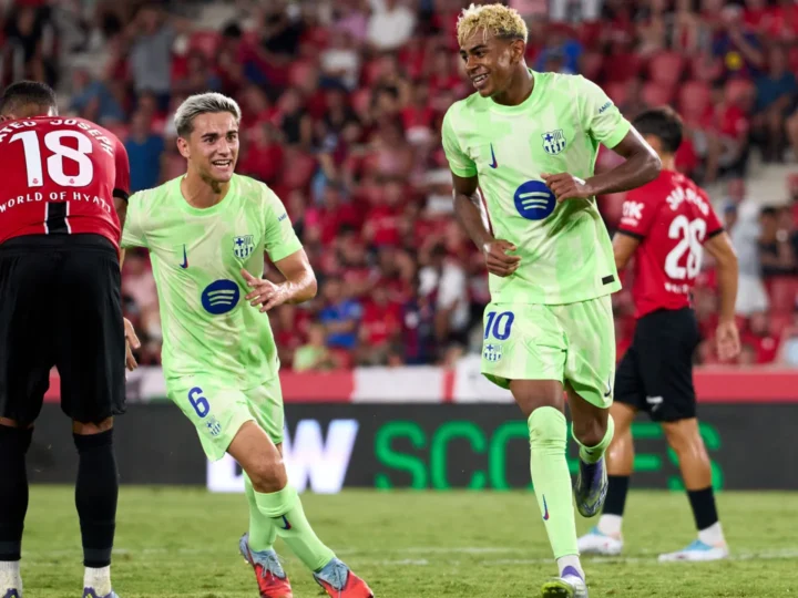 Lamine Yamal marca golaço e Barcelona estreia com vitória na La Liga