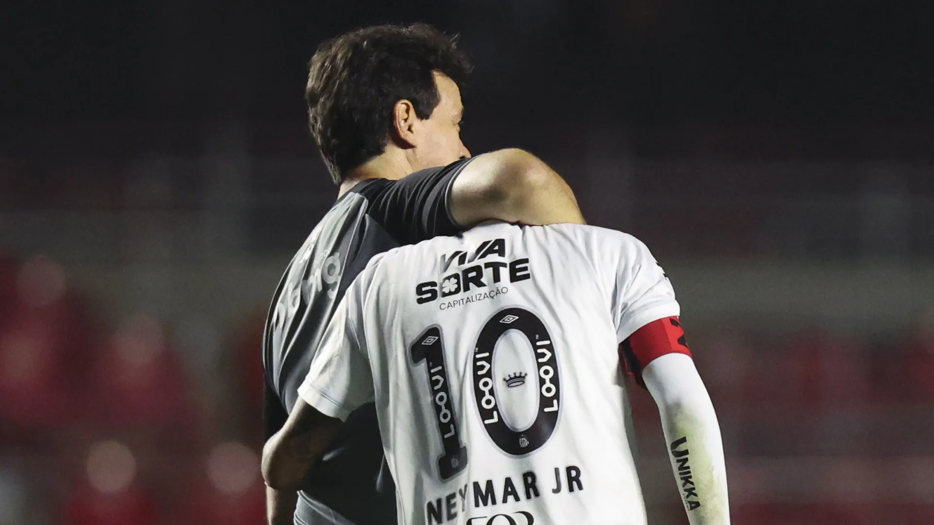 Diniz exalta relação com Neymar após consolar astro no MorumBis: ‘Talento exuberante’