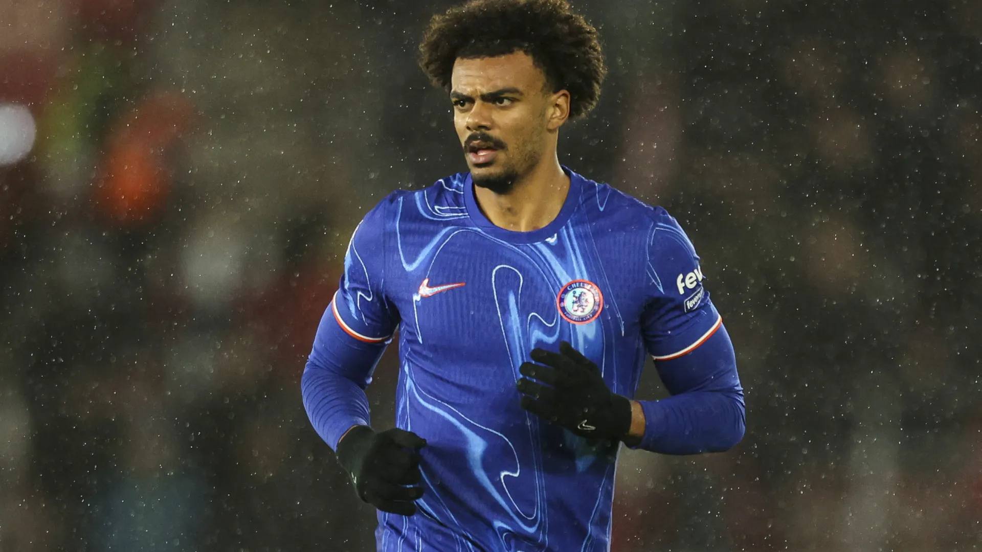 Chelsea coloca dez jogadores à venda para liberar espaço no elenco