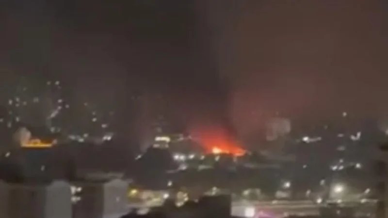 Queda de balão provoca incêndio em galpão em Santo André; vídeo