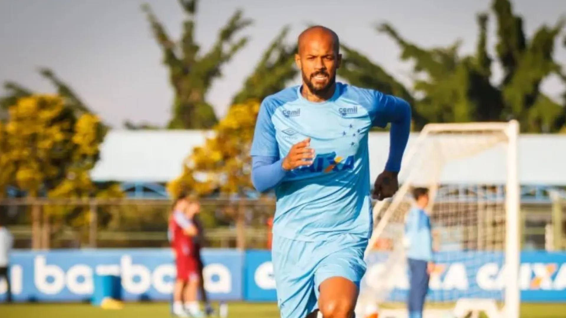 Câncer no pênis e parte do membro amputado! Jogador é exposto pela ex