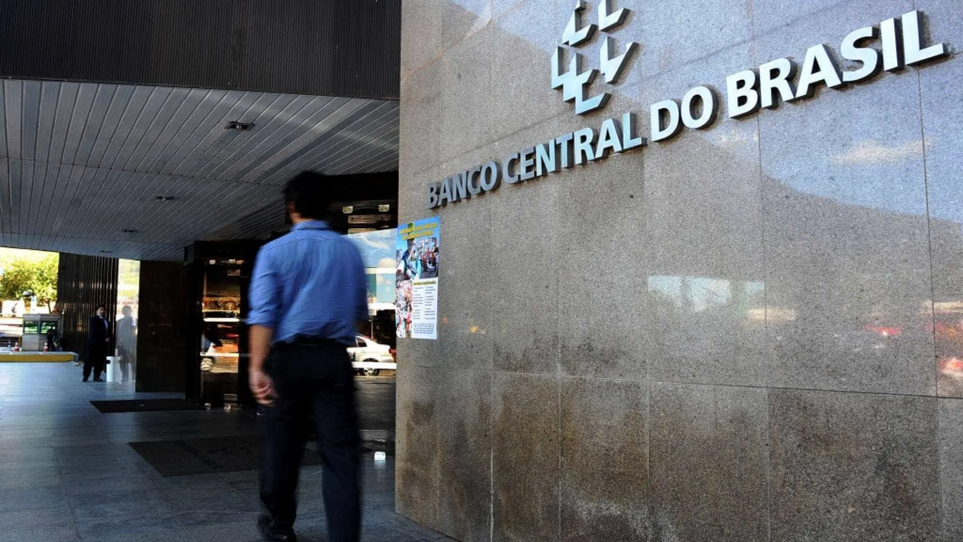BC estima dívida externa bruta em US$ 372,604 bilhões no mês de agosto