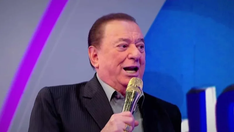 Raul Gil recebe alta depois de uma semana com quadro de diverticulite aguda