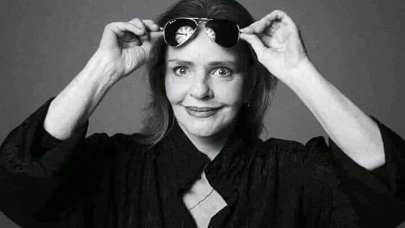 Morre a cantora Angela Ro Ro aos 75 anos