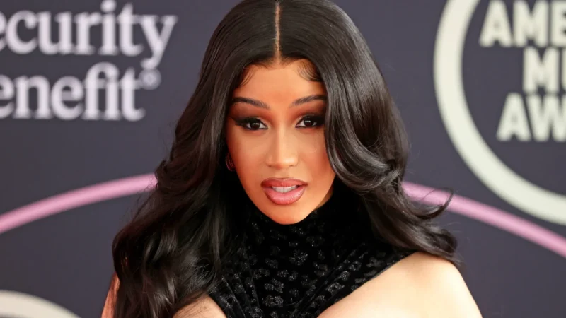 Mãe de três, Cardi B. revela que quer ter mais filhos para ser cuidada na velhice
