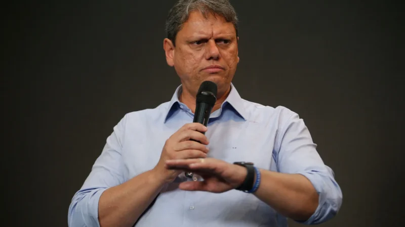 Tribunal de Contas suspende contratação de PMs para escolas cívico-militares de Tarcísio