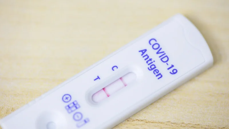 Goiás e DF enfrentam onda de internações por influenza A e Covid, mostra Fiocruz