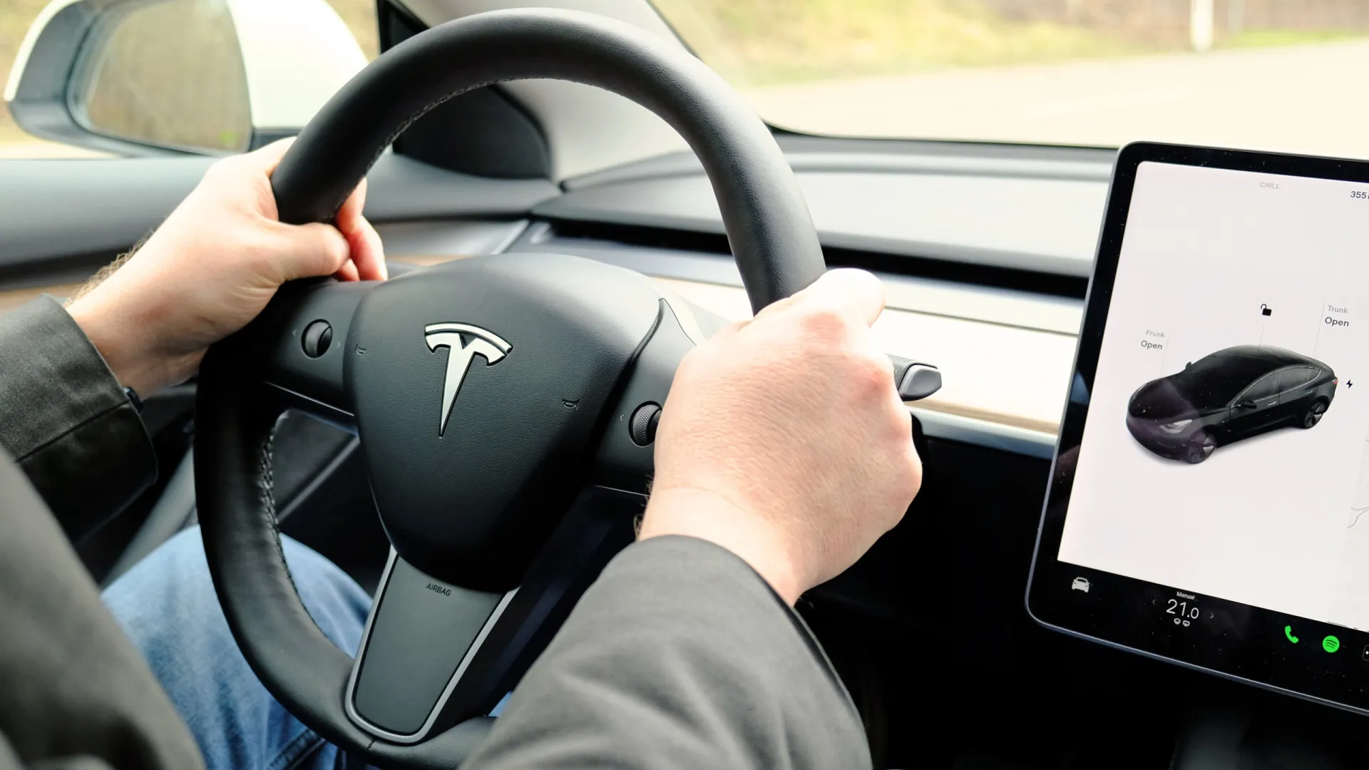 A causa da queda nas vendas de carros da Tesla