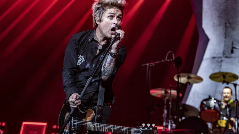 Artistas usam palco no The Town para manifestações políticas