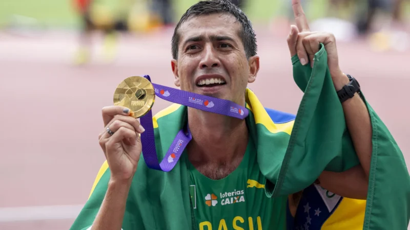 Caio Bonfim perde a aliança, mas é campeão do mundo na marcha atlética