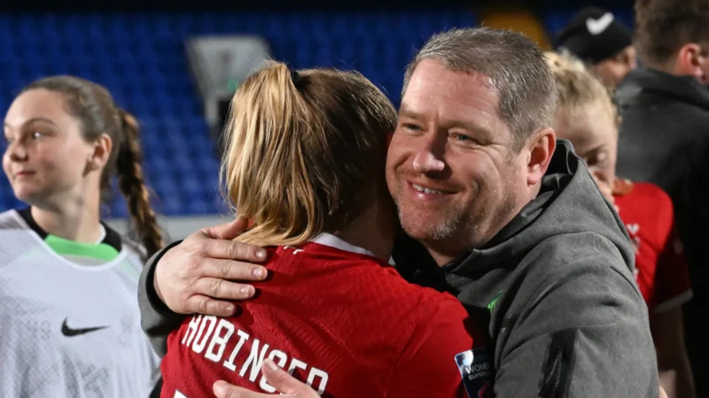 Inglaterra em choque! Ex-treinador do Liverpool morre aos 47 anos