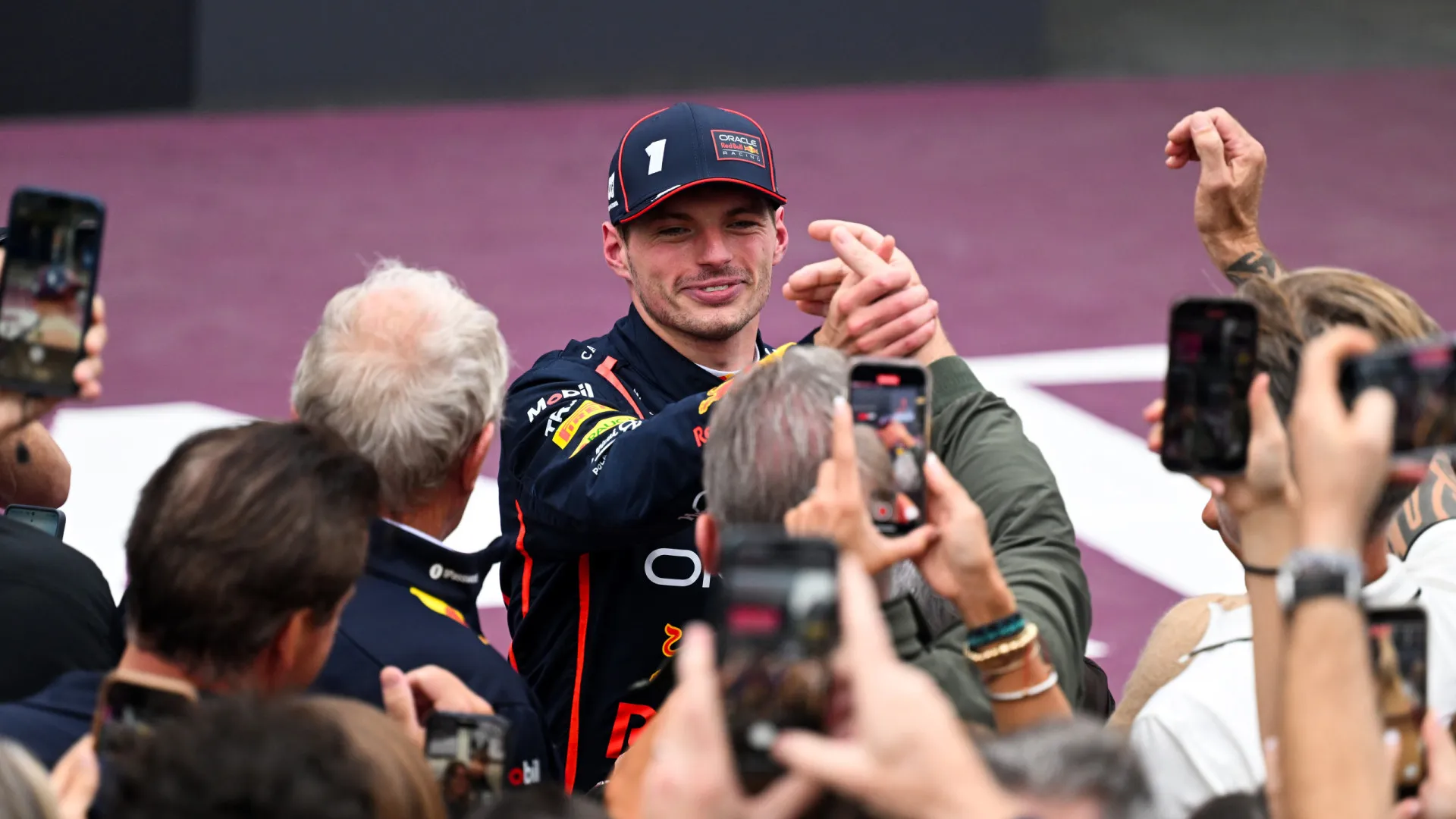 Verstappen vence o GP do Azerbaijão de ponta a ponta e volta à briga pela taça; Bortoleto é 11º