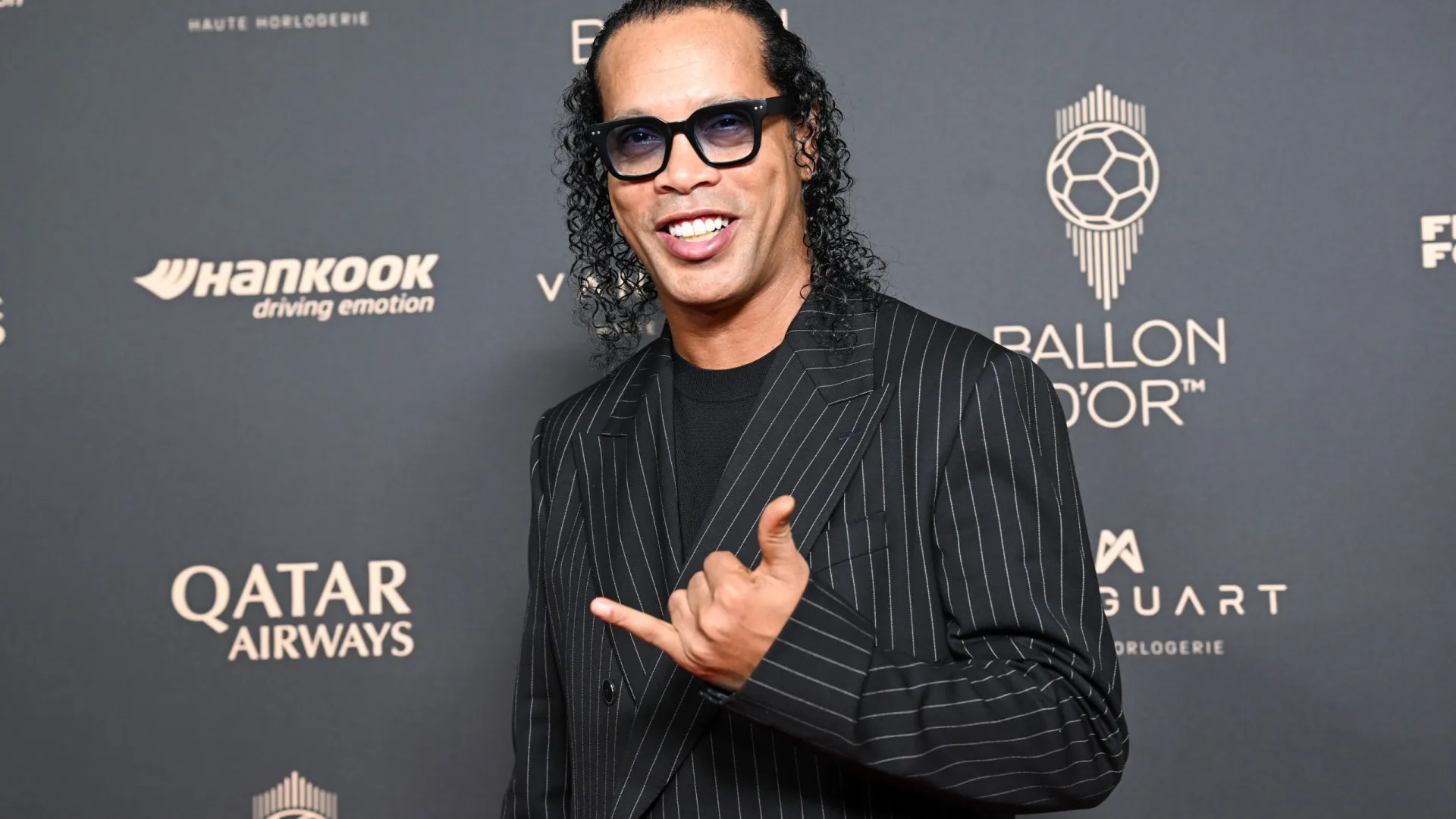 Ronaldinho desconversa sobre Seleção e arranca risadas na Bola de Ouro