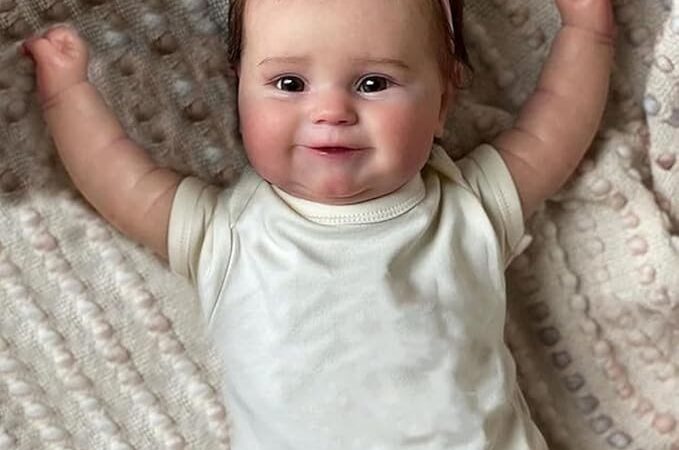 Mulher tenta atendimento médico para “bebê reborn” em UPA de Várzea Grande