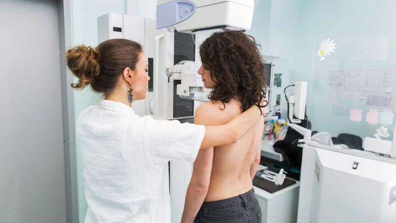 Brasil recebe lote de medicamento para tratar câncer de mama no SUS