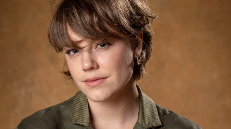 Alice Wegmann se derrete por namorado e pensa em gravidez