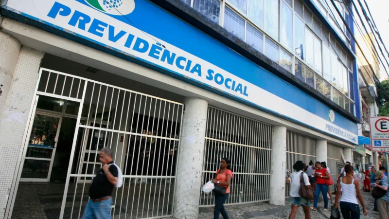 INSS tem quase metade dos servidores em trabalho remoto; governo quer rever modelo