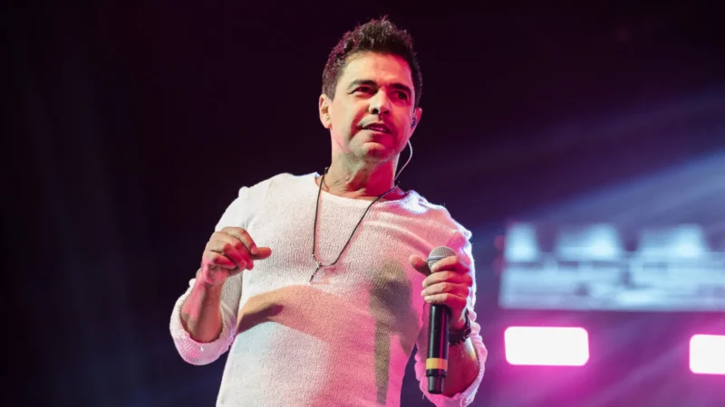 Zezé Di Camargo pede anistia aos presos pelo 8 de janeiro em show