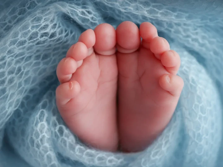 CASO CHOCANTE! Mistério e suspeita: bebê de 2 meses chega morto à UPA e pais são detidos em MT