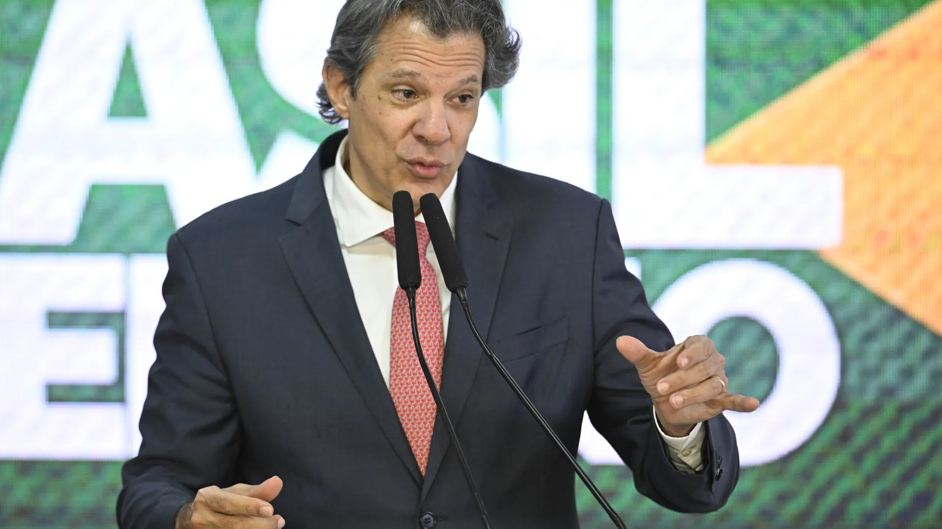 Anúncio de medidas alternativas à MP do IOF não depende de Lula estar no Brasil, diz Haddad