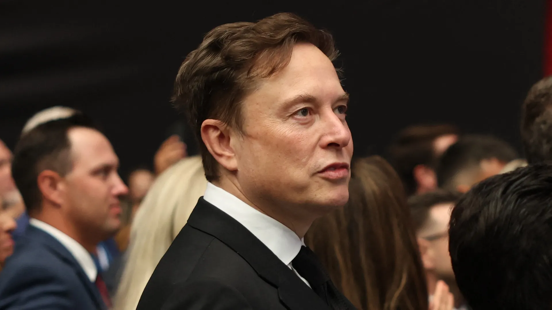 Elon Musk se torna a 1ª pessoa a acumular fortuna de US$ 500 bilhões