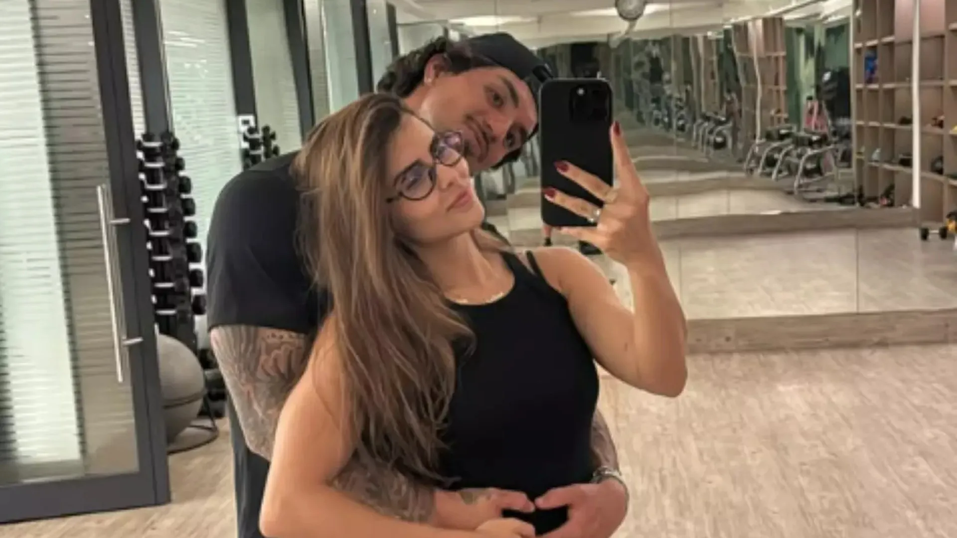 Gabriel Medina sugere possível gravidez da namorada em post nas redes