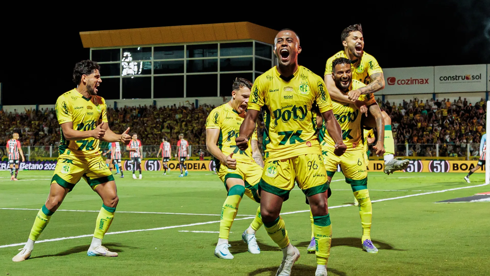 Mirassol faz gol-relâmpago, vence outra em casa e afunda São Paulo na crise