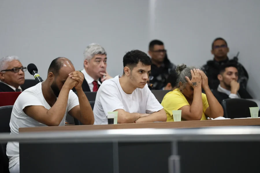 Trio é condenado por duplo homicídio triplamente qualificado no Shopping Popular de Cuiabá