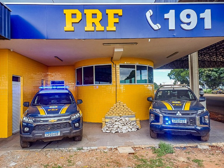 PRF apreende mais de 200 kg de drogas e prende dois homens na BR-070 em Poxoréu