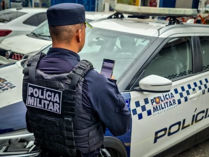 PM leva cotovelada de mulher em ocorrência por som alto