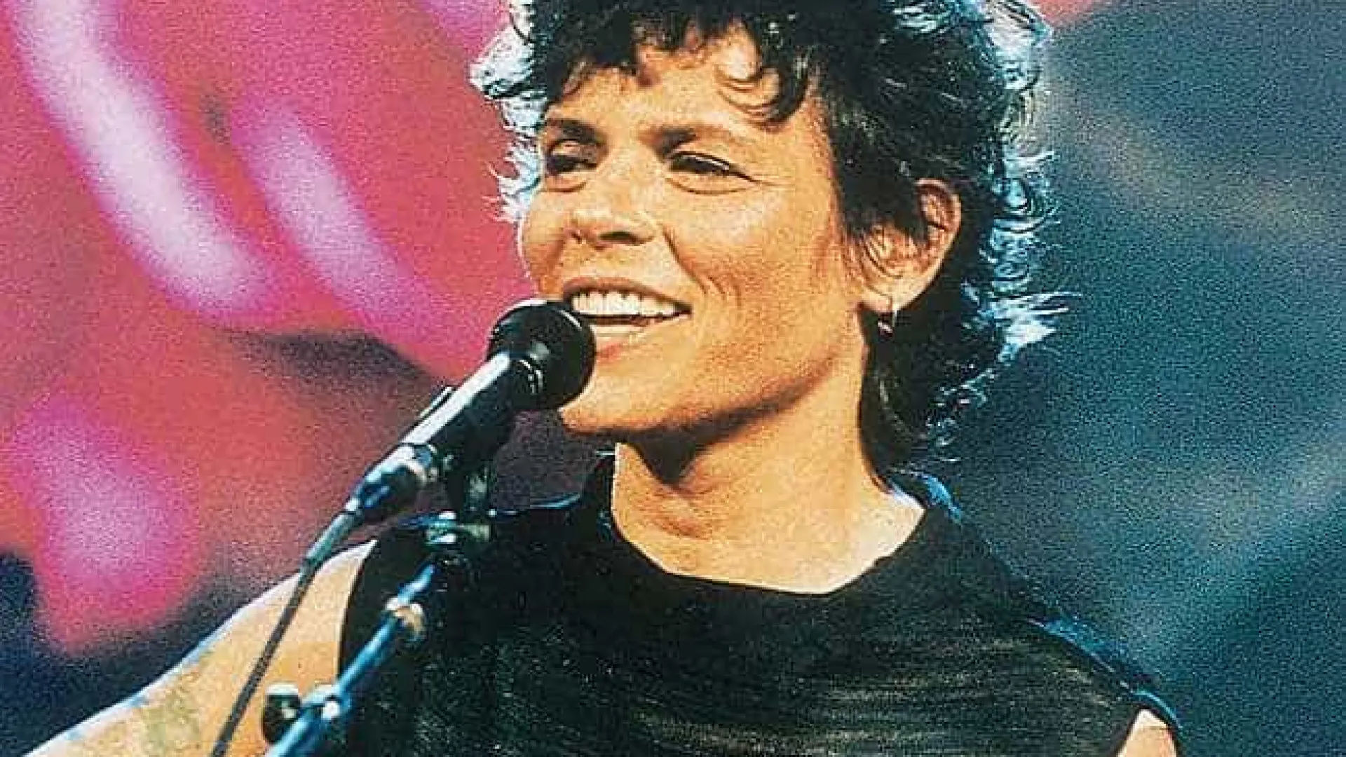 ‘Ela era a antiestrela, não fazia pose mesmo’, diz autor de nova biografia sobre Cássia Eller