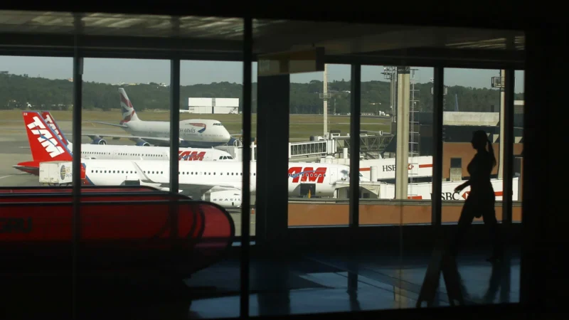 Governo concede 13 aeroportos de pequeno porte em leilão nacional