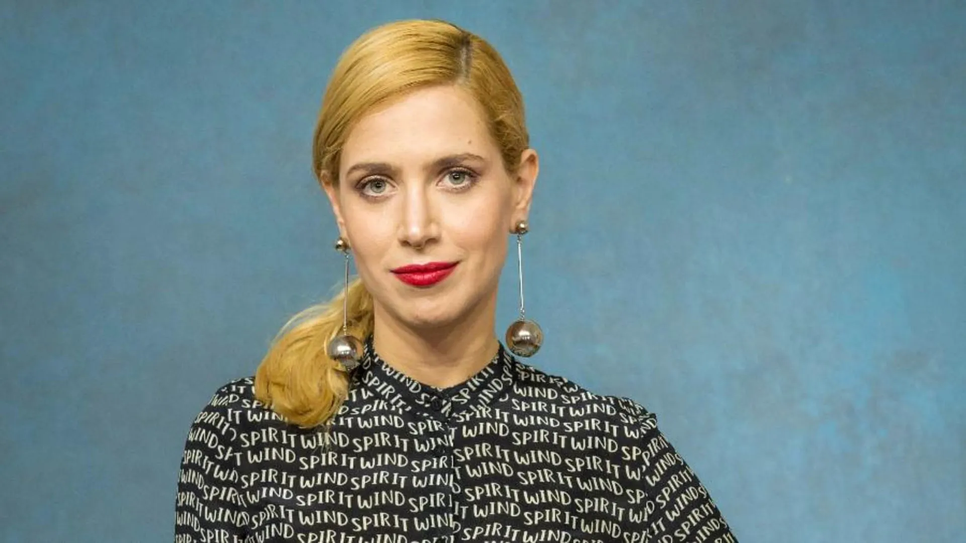 Mel Lisboa volta ao primeiro palco em que pisou para receber prêmio