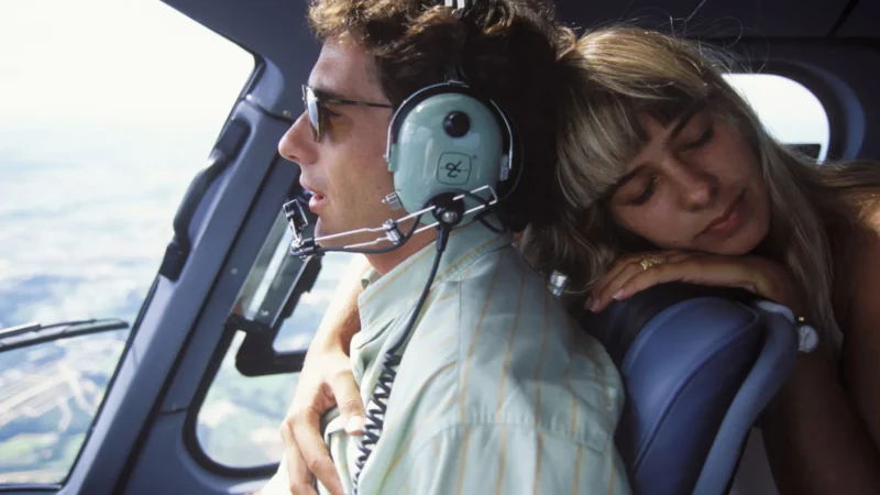 Adriane Galisteu relembra velório de Ayrton Senna e fala sobre ter sido ignorada