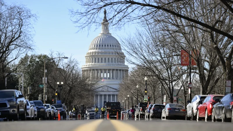 Senado dos EUA aprova acordo para encerrar o mais longo shutdown