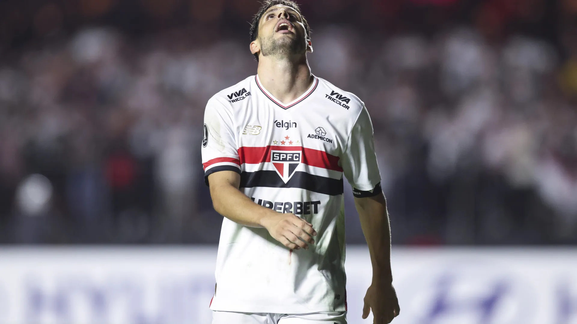 Calleri evolui em treinos, mas São Paulo pode deixar retorno para 2026