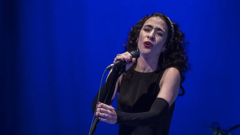 Caetano, Marisa Monte e Marina Sena cobram ética no uso da IA na música