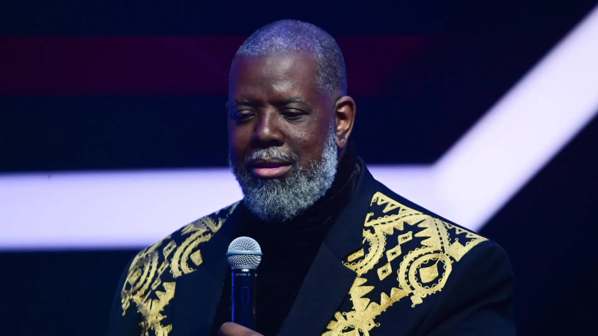 Sou a voz de vários que não tiveram a chance que tenho, diz Péricles sobre racismo e legado