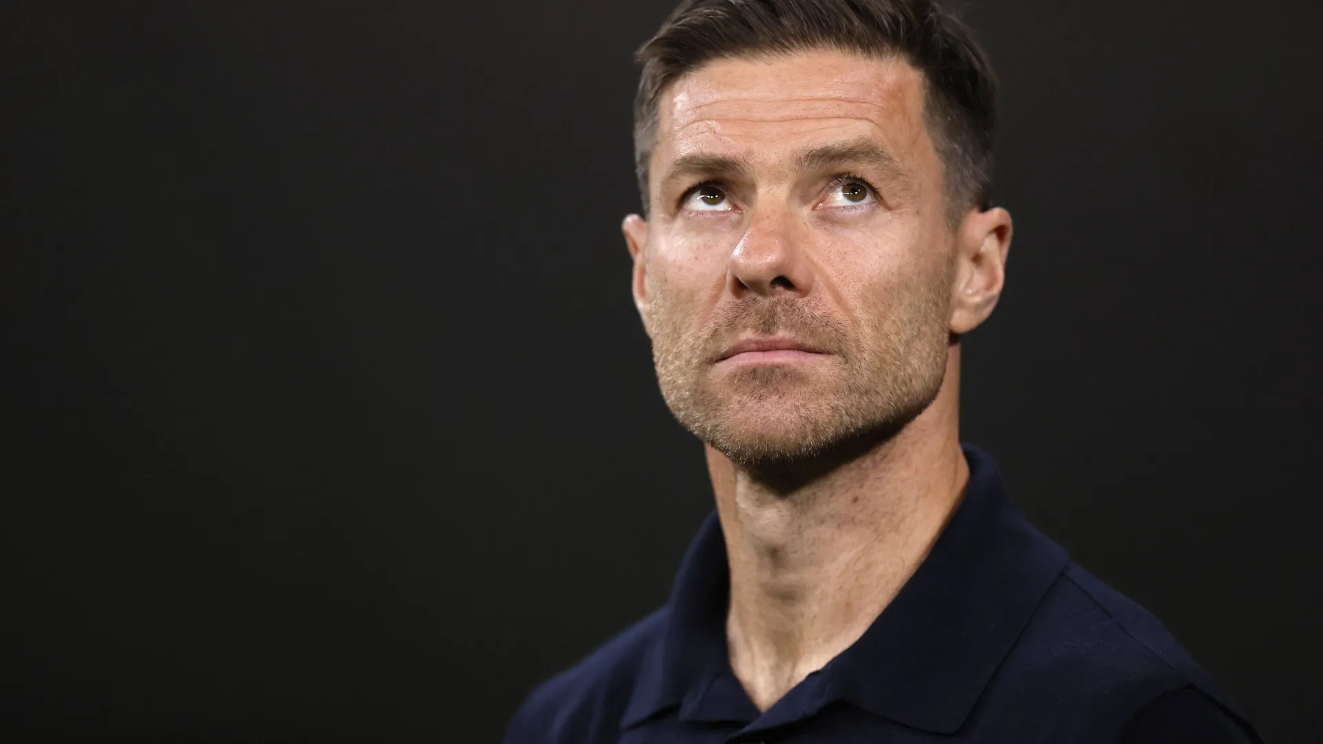 Xabi explica reação a pênalti perdido e é curto sobre atuação de Vini Jr.