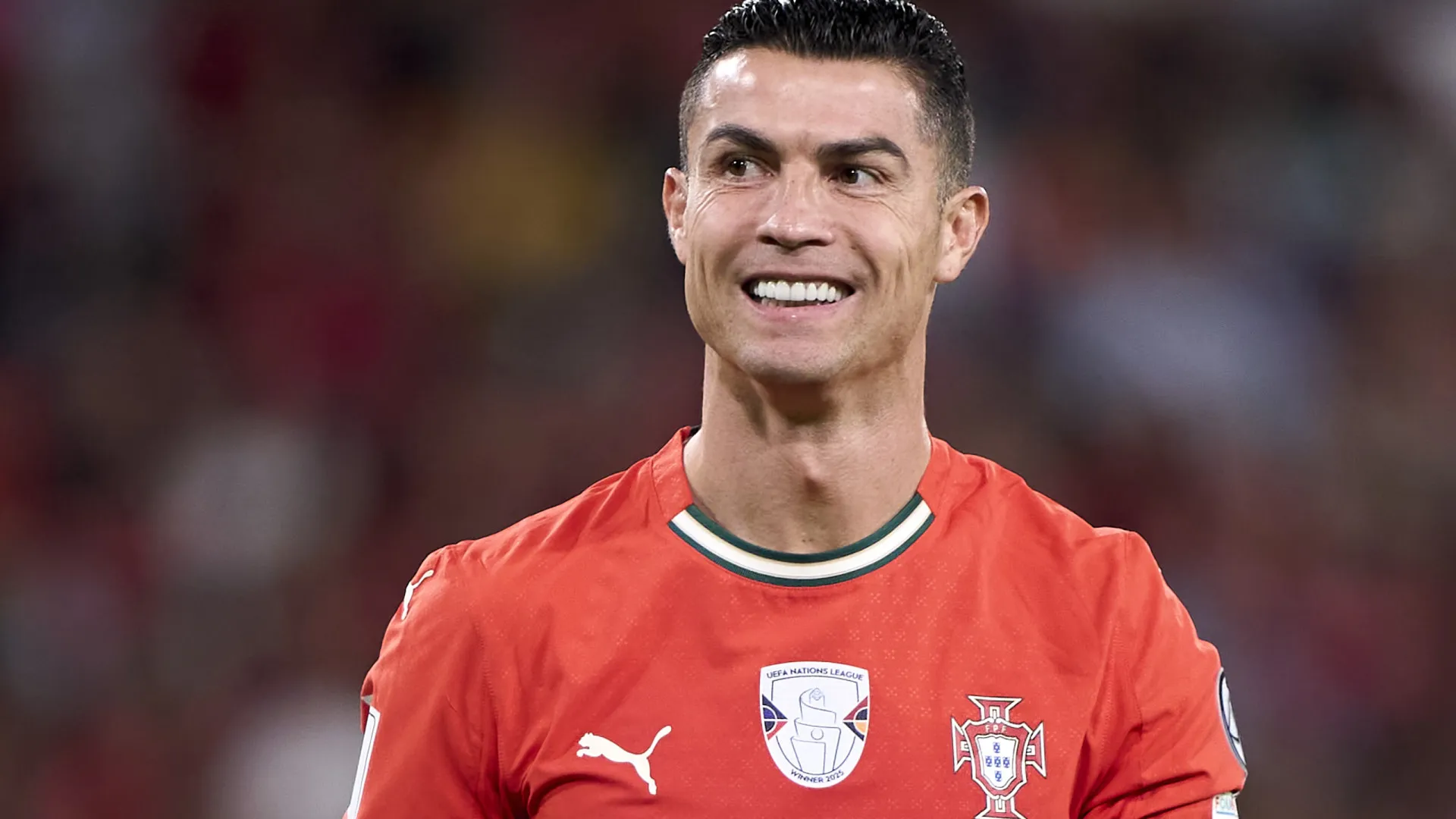 FIFA exclui CR7 de cartaz da Copa, gera polêmica e erra em nova imagem