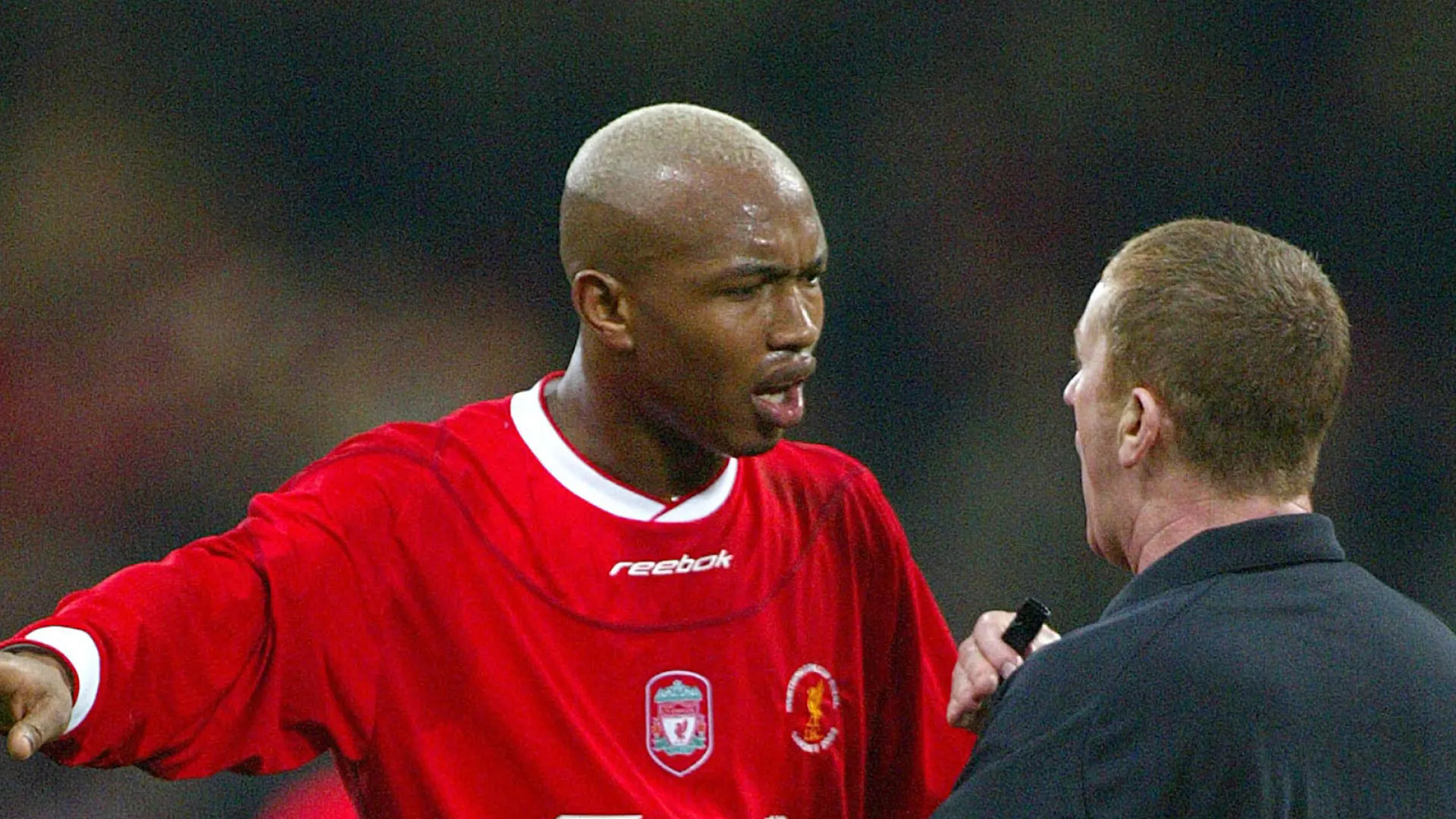 El-Hadji Diouf, ex-Liverpool, “abandona família” e corre risco de prisão