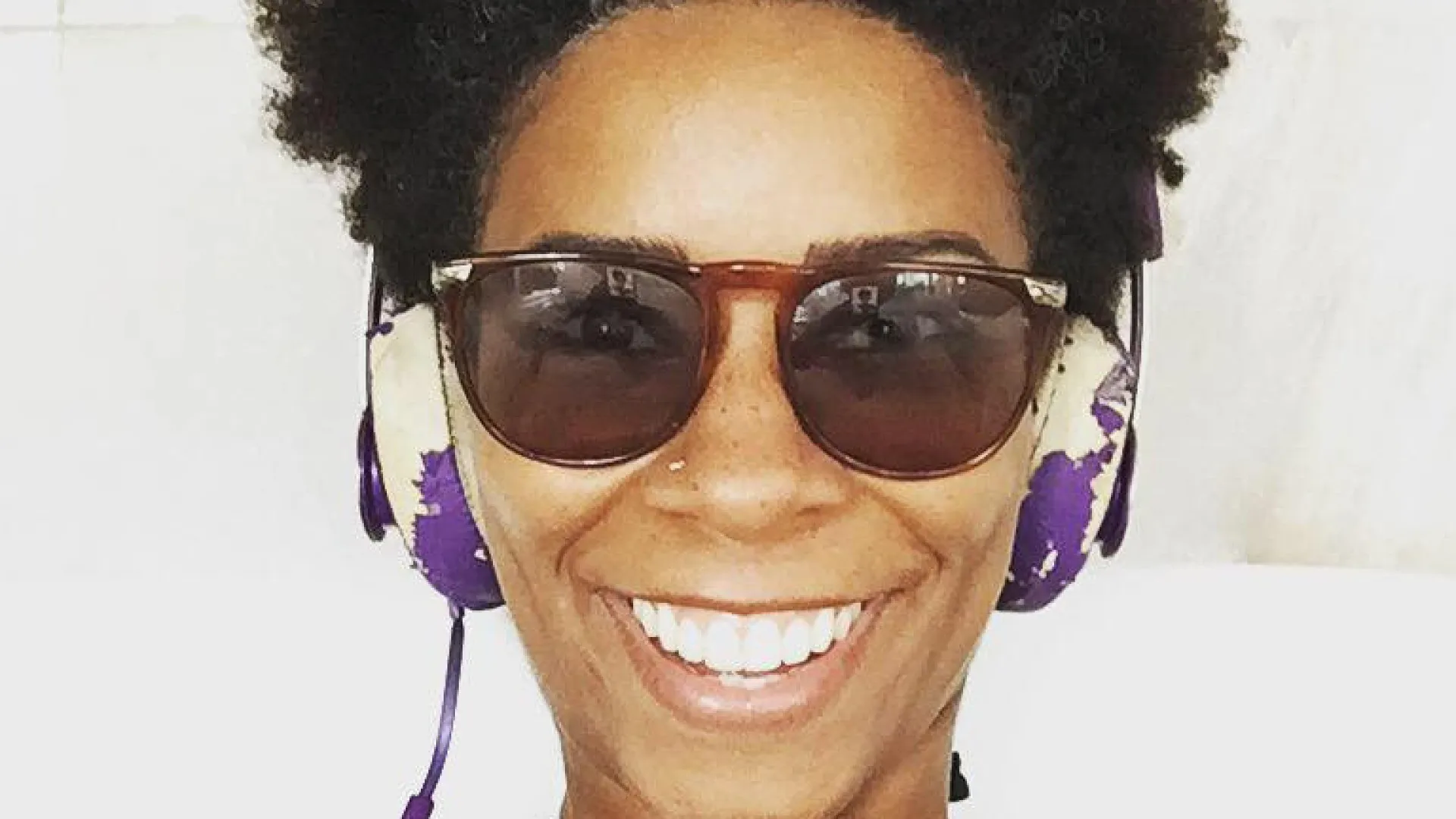 Rita Batista lança seu segundo livro de mantras e diz que é possível ‘criar a própria realidade’