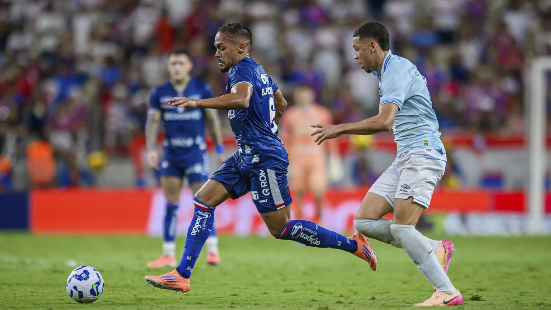 Goleiro se redime após falha bizarra, e Fortaleza empata com o Grêmio