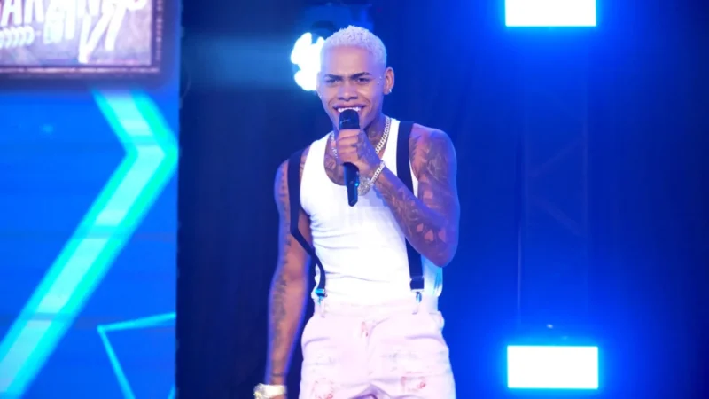 Cantor VT Kebradeira é preso por injúria racial após ofender mulher no DF