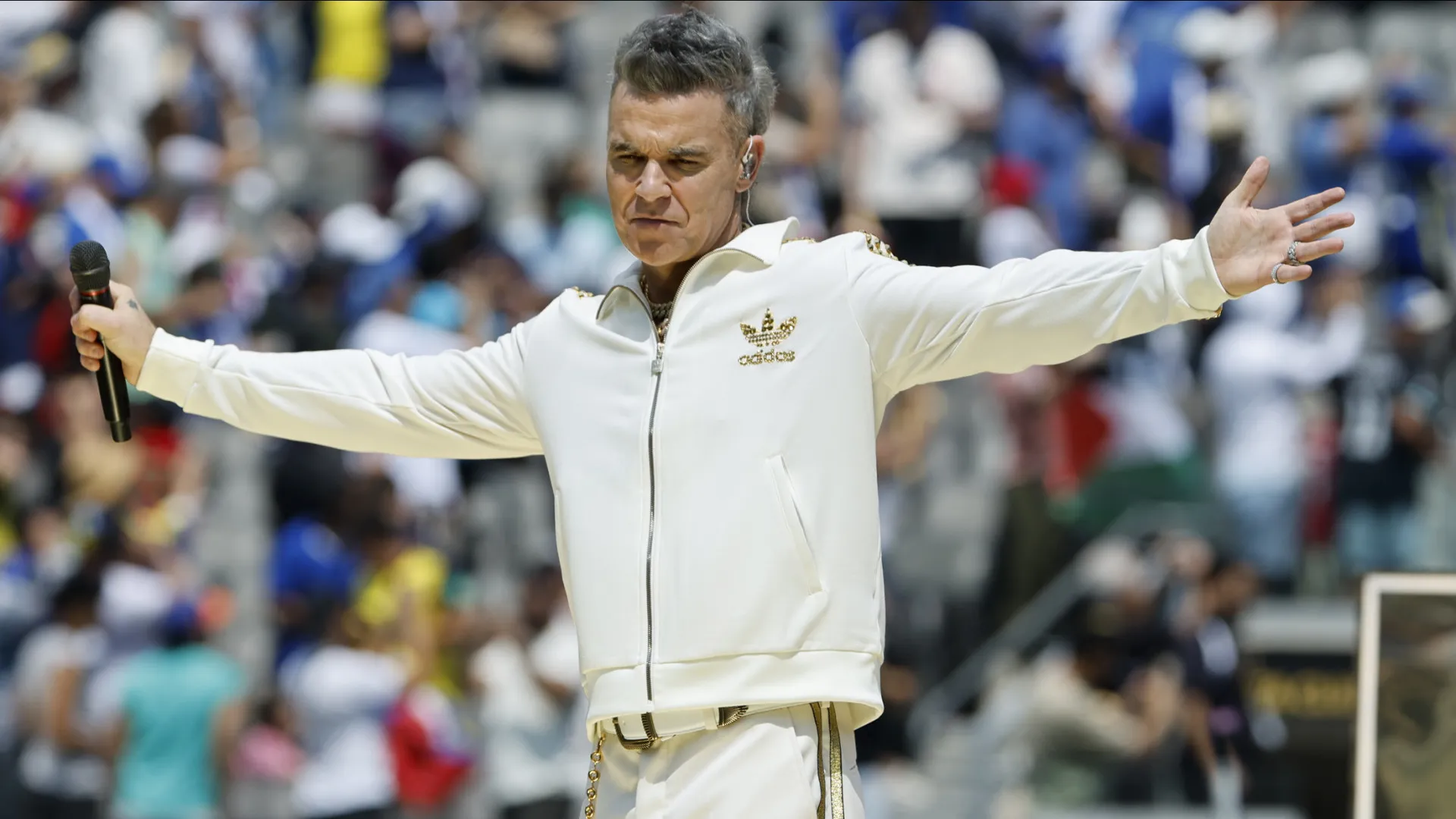 Robbie Williams suspeita que remédios para emagrecer afetaram sua visão