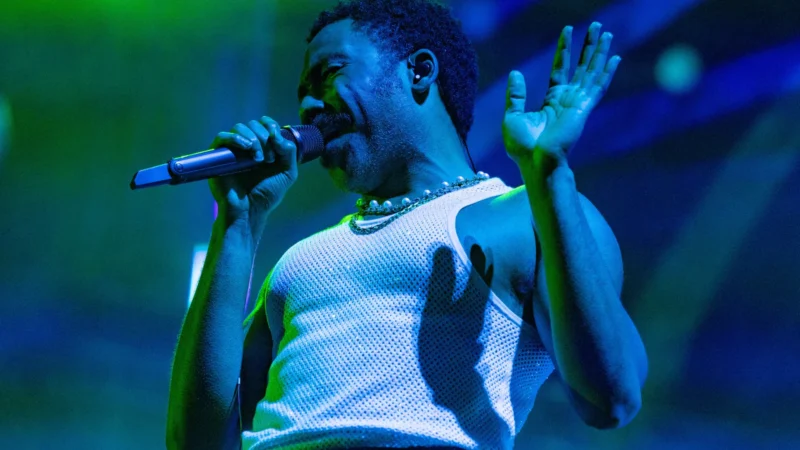 Donald Glover diz ter sofrido um AVC durante turnê mundial de Childish Gambino