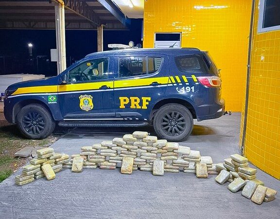 PRF recupera moto roubada em Várzea Grande e apreende carga de drogas em Primavera do Leste