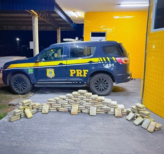 PRF recupera moto roubada em Várzea Grande e apreende carga de drogas em Primavera do Leste
