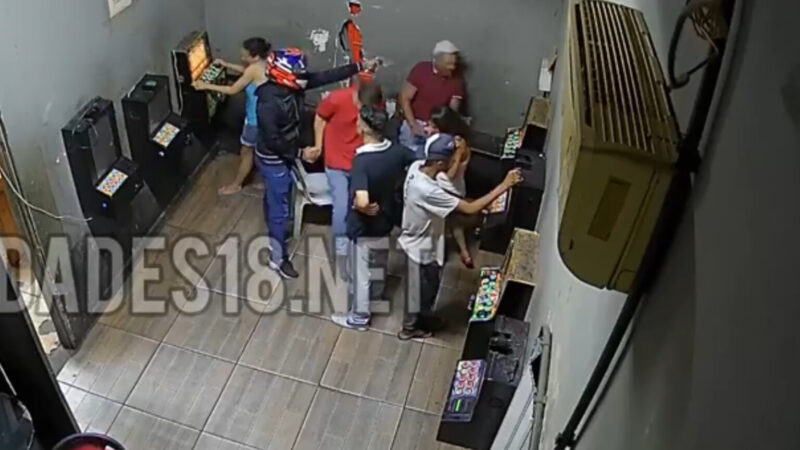 Ataque a tiros em bar deixa um morto e um ferido na Grande São Paulo (Vídeo)